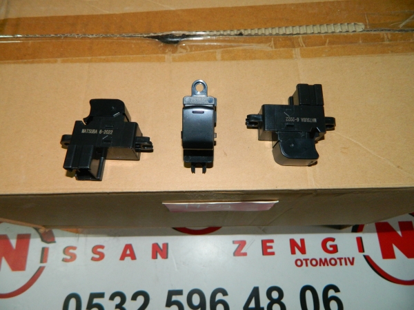 Nissan Micra K12-2010-2013 &Ouml;n Cam A&ccedil;ma D&uuml;ğmesi &Ccedil;ıkma Par&ccedil;a
