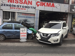 Nissan X-Trail T32-2018-2021 &Ouml;n Tampon Sedef Beyaz S&ouml;kme Orjinal Par&ccedil;a